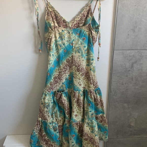 Dress - Picture 5 of 9